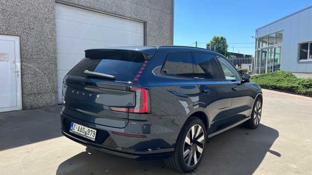 Volvo EX90