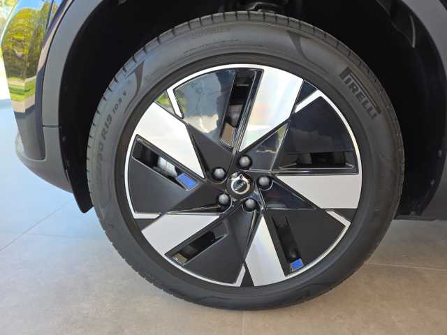 Volvo EX40