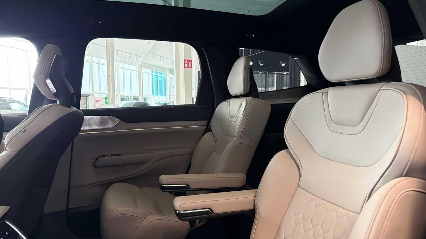 Volvo EX90