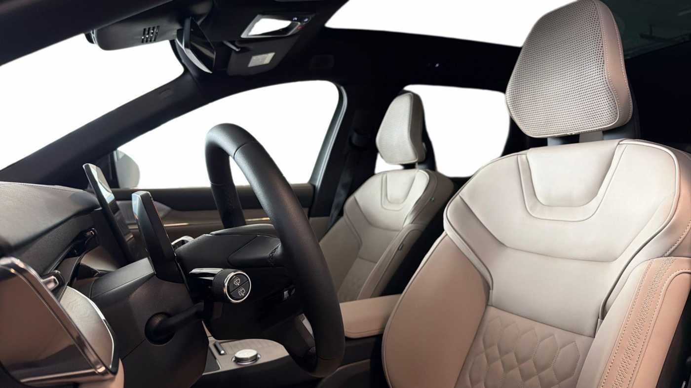 Volvo EX90