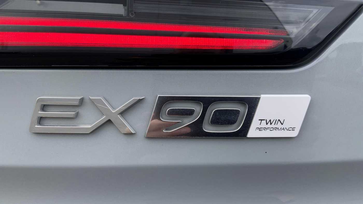 Volvo EX90