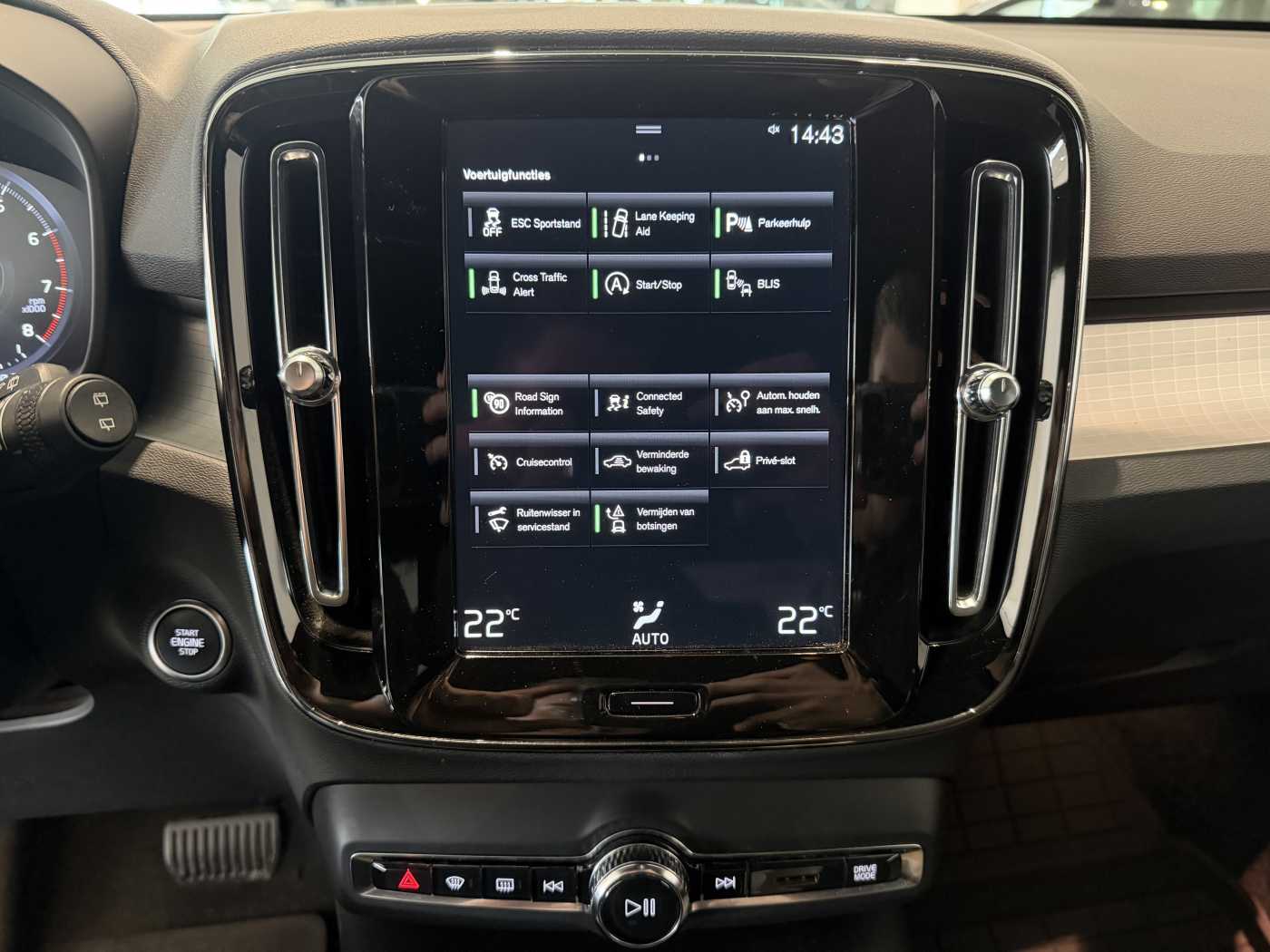 Volvo XC40
