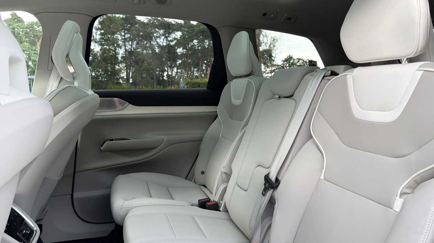 Volvo EX90