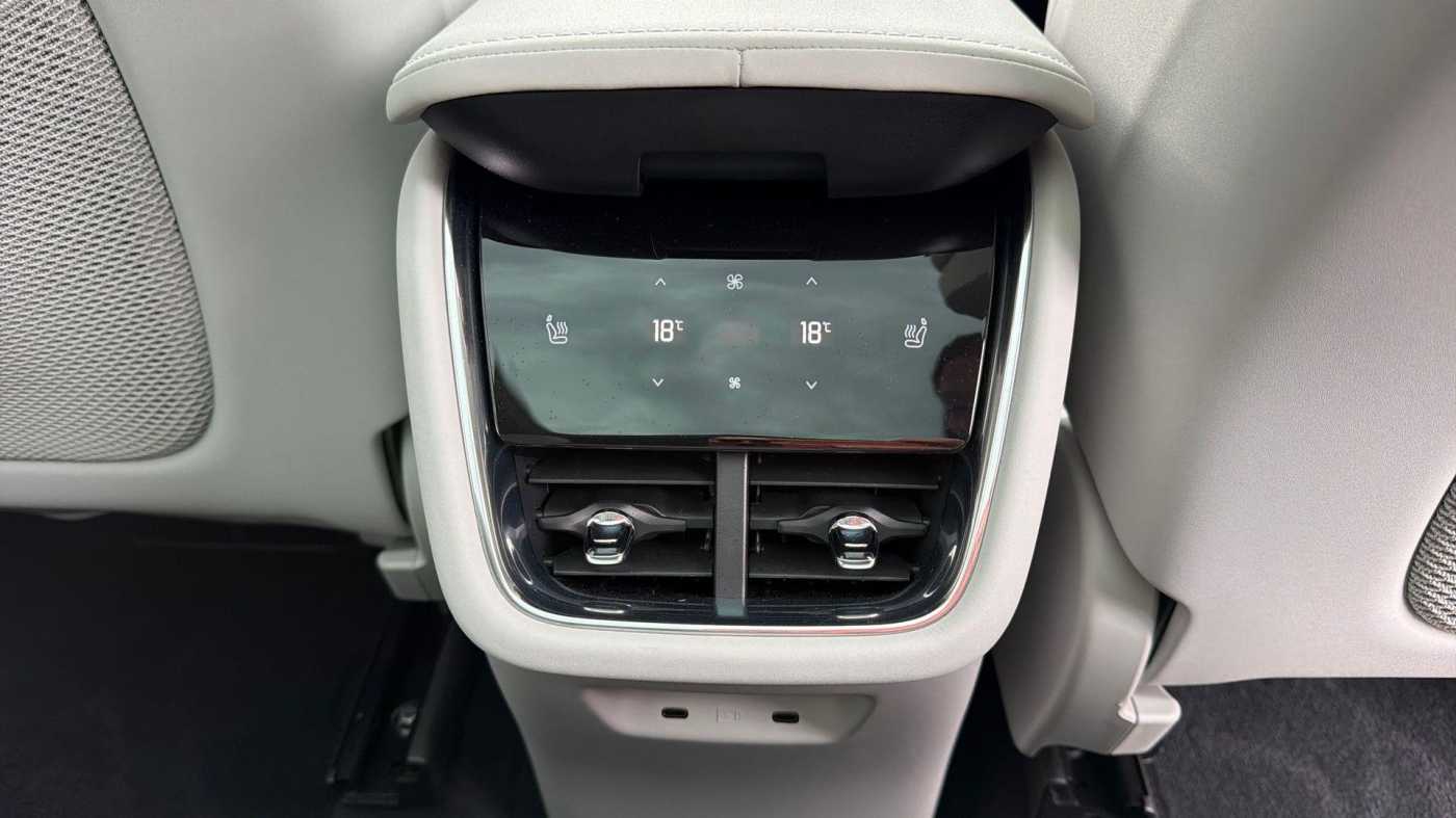 Volvo EX90